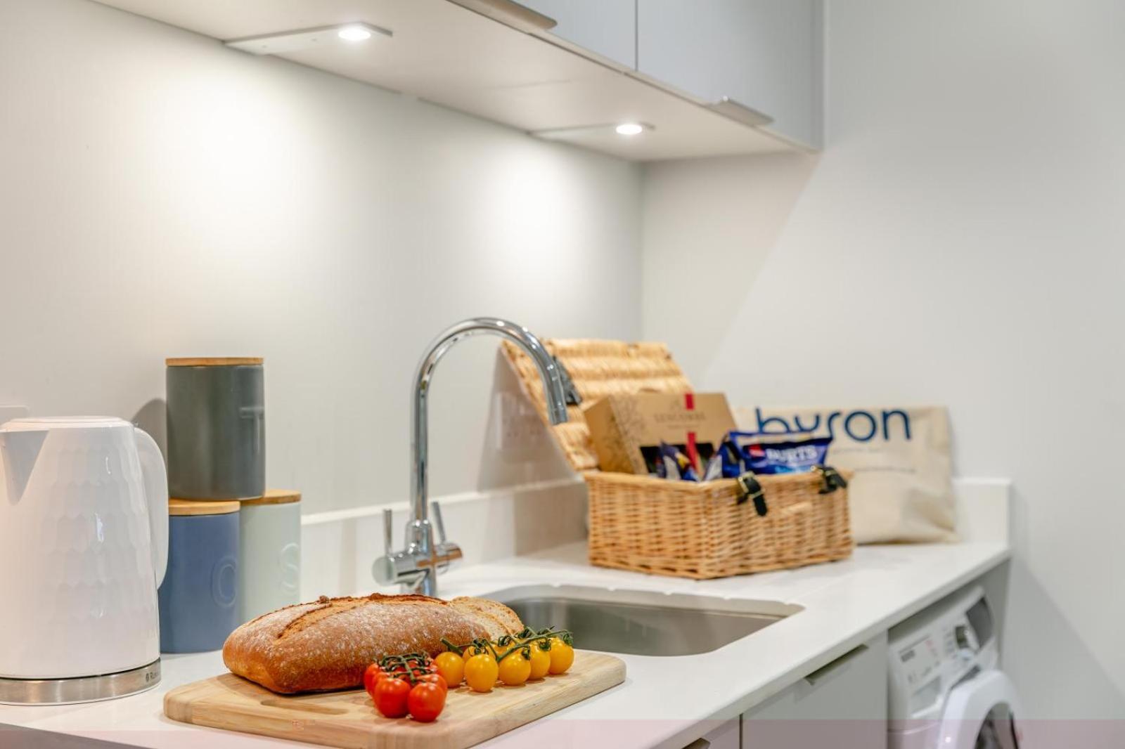 2 Middlecombe - Luxury Apartment At Byron Woolacombe, Only 4 Minute Walk To Woolacombe Beach! Extérieur photo